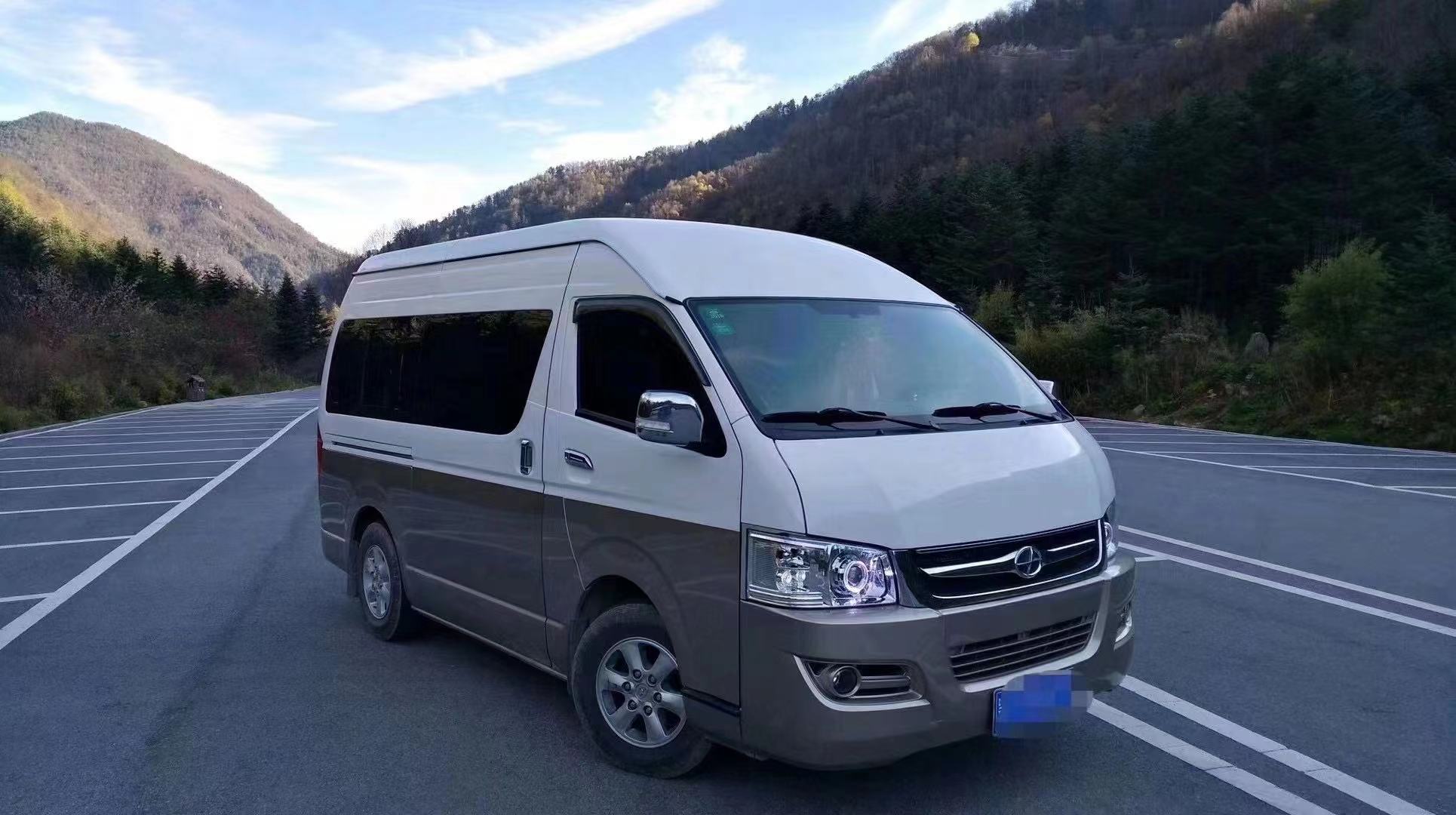 9座九龙海狮商务车